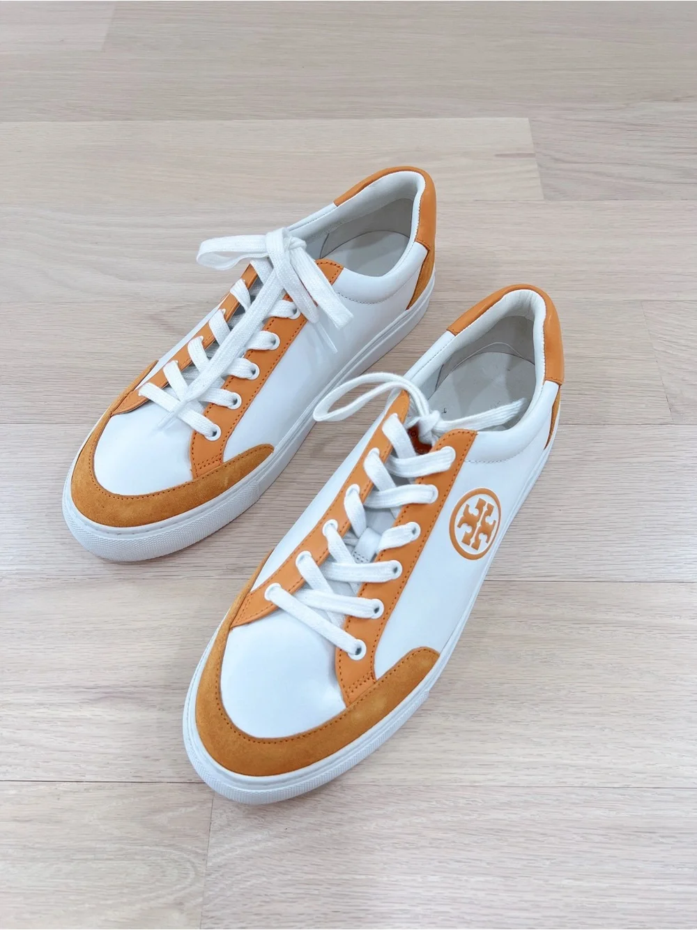 Tory Burch Color Block T Logo Leather Sneakers White Orange Women’s US 10.5 NWT